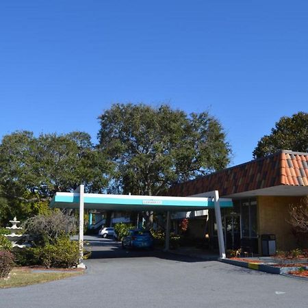 Baymont By Wyndham Sarasota Hotel Exterior photo