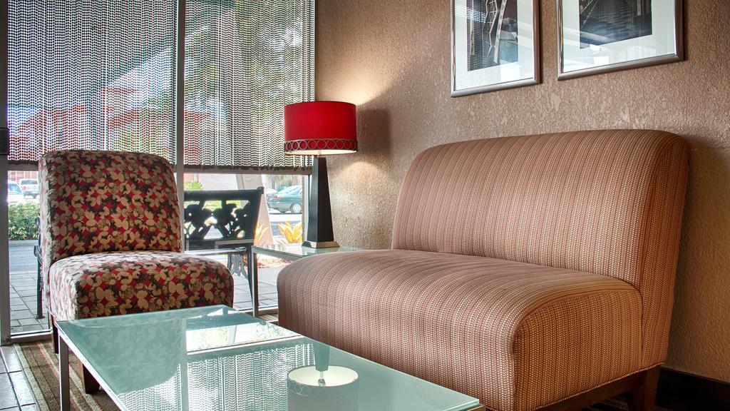 Baymont By Wyndham Sarasota Hotel Exterior photo
